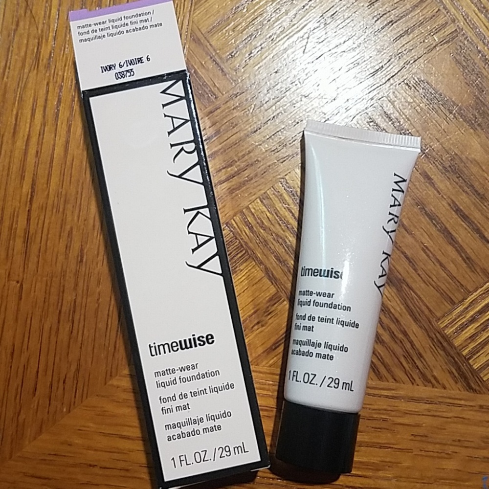 Mary Kay "Ivory 6" Matte Foundation